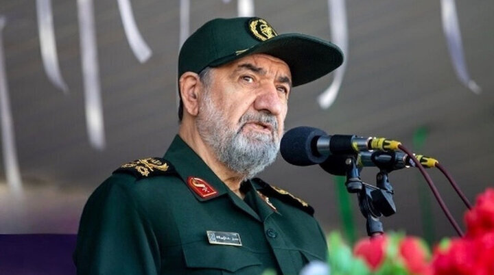 محسن رضایی: در صورت تهدید علیه ایران، آمریکا را پاسخگو می‌کنیم
